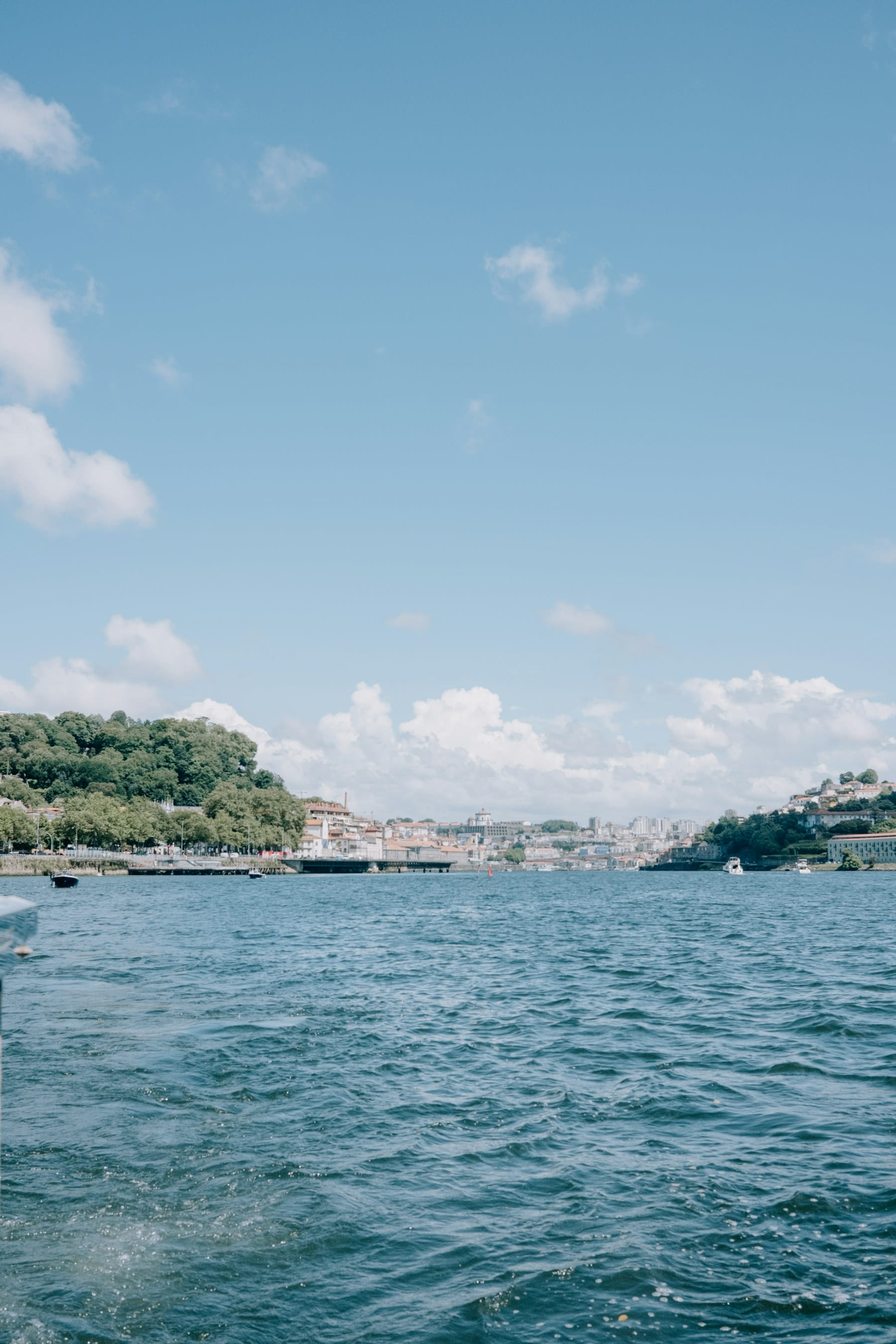 A boat travelling along the Douro River